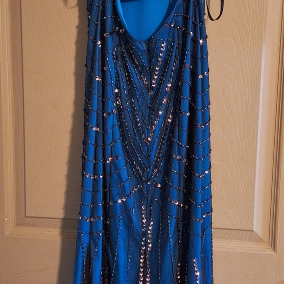 Beautiful David's Bridal Dress size 4 - Picture 2 of 4